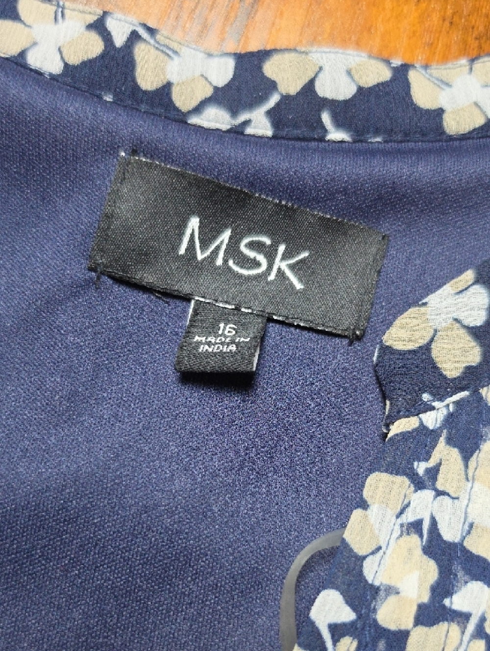 MSK | NWT Plus Size Navy Blue Ditsy Floral V-Neck Tie-Waist A-Line Dress | 16 - Picture 5 of 12